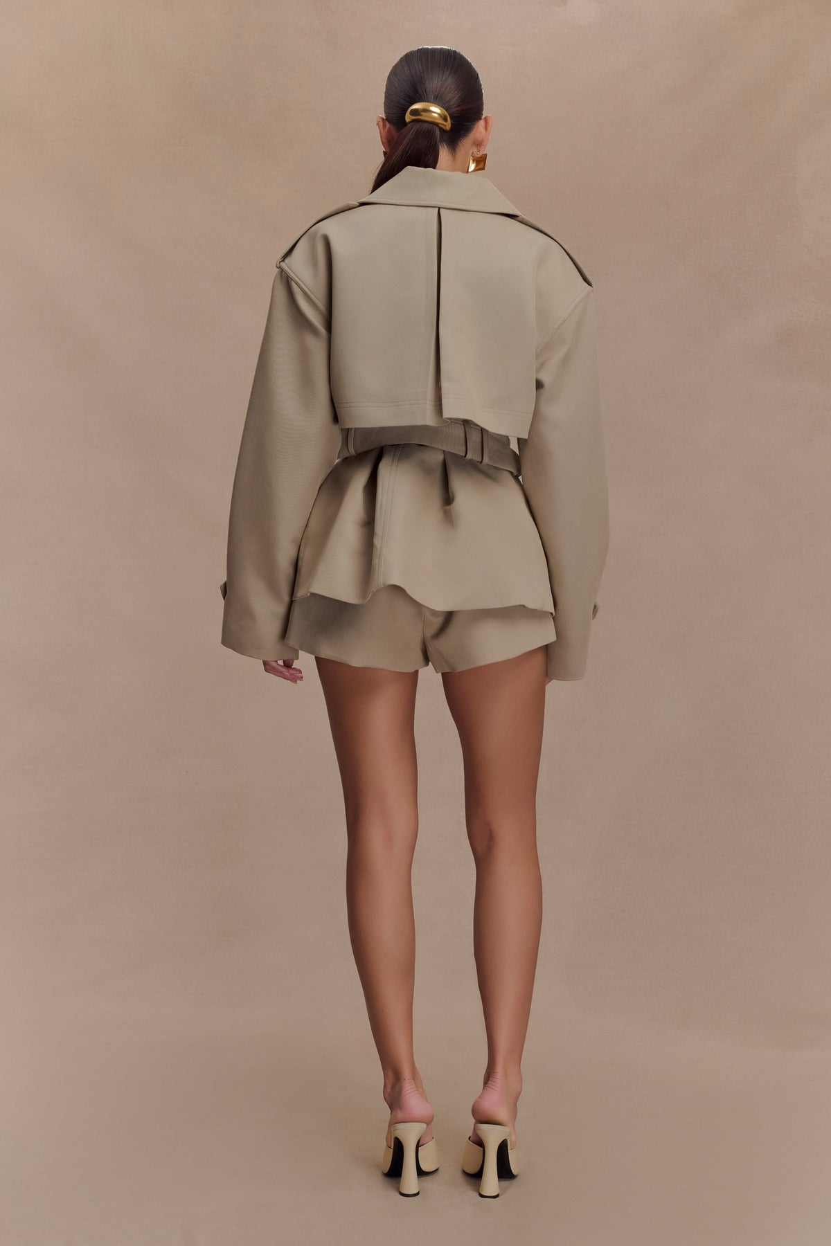 Elsje | Dames Korte Trenchcoat – Tailored Design met Ceintuur en Klassieke Details