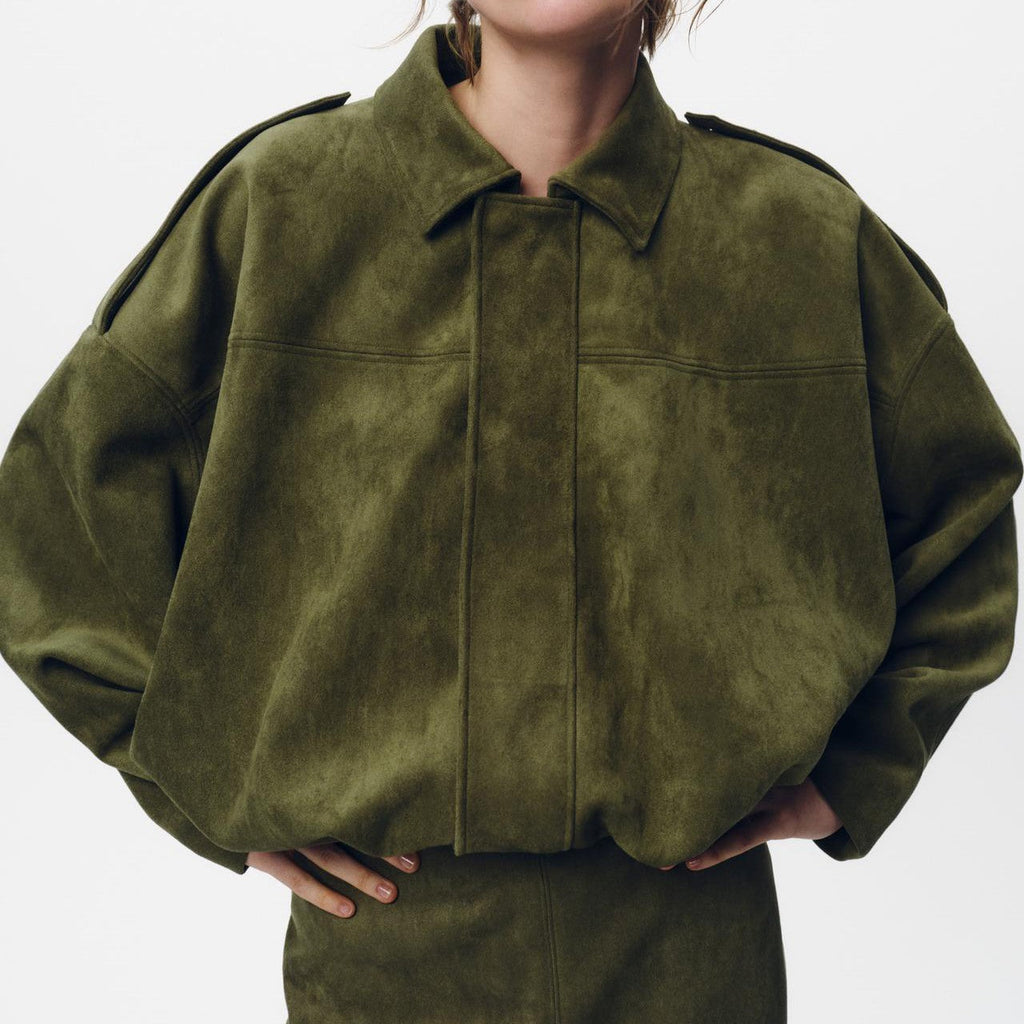 Groene suède jas dames | Kort herfstjack met reverskraag en loose fit