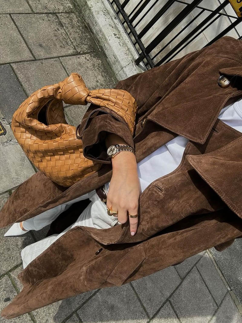 Nadine Dames Lange Suede Trenchcoat met Tailleceintuur Bruin