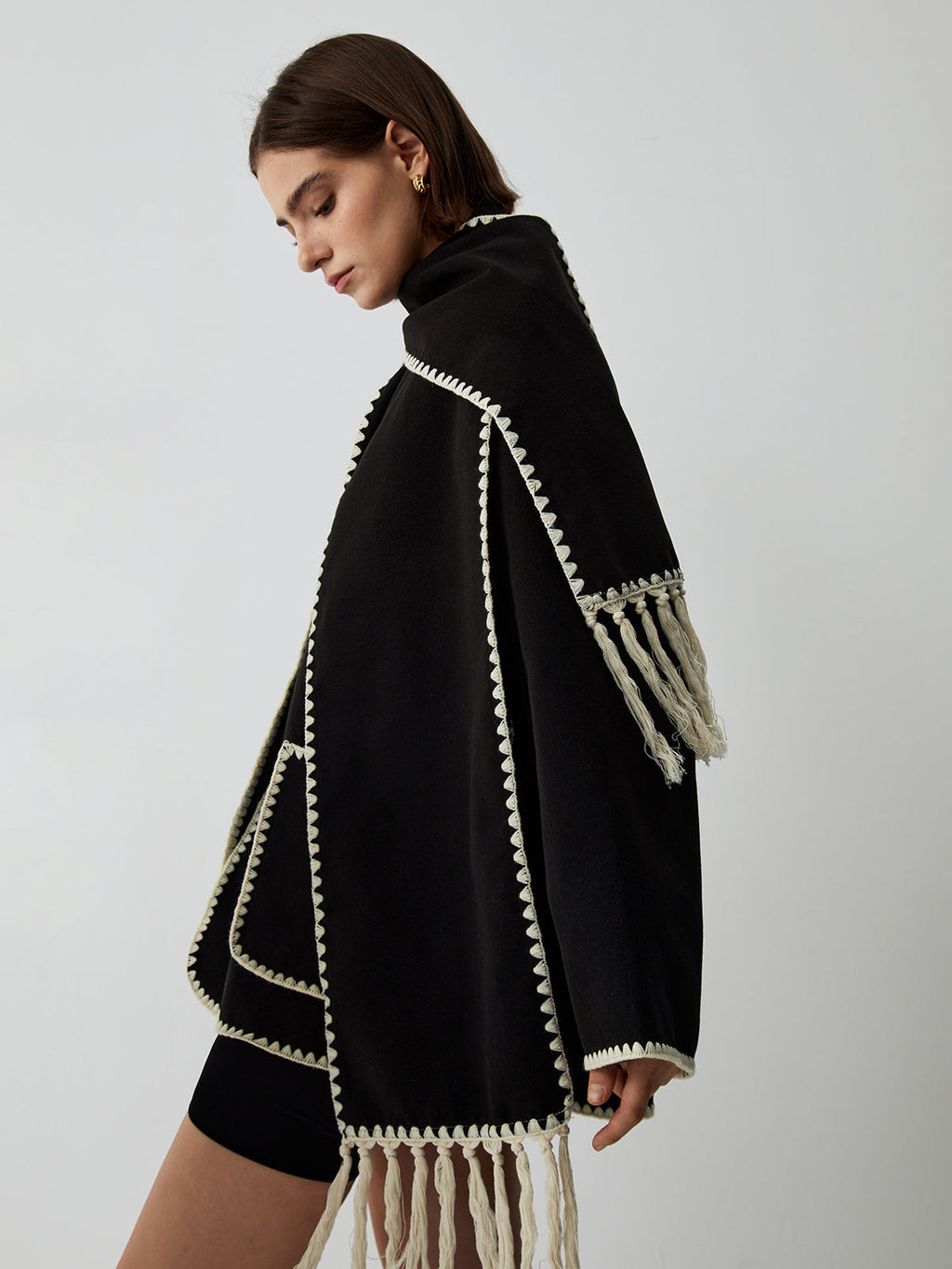Amara | Dames capecoat met contrasterende bies en bijpassende sjaal