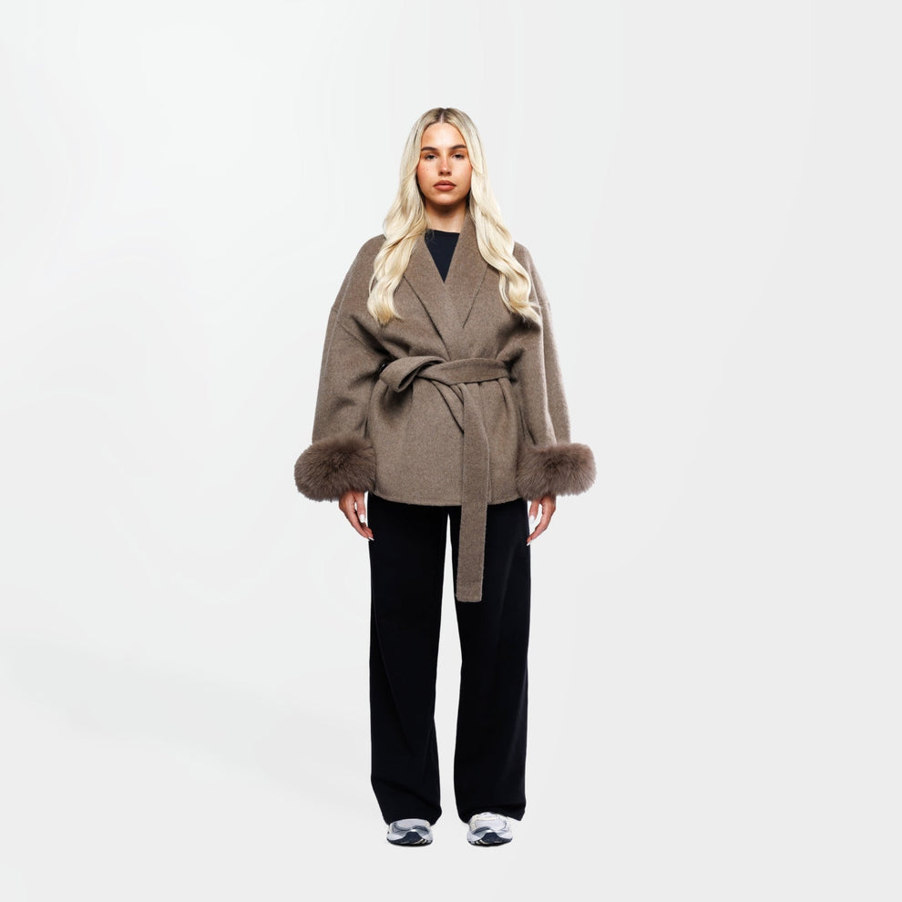 Hella Luxe | Dames Winterjas met Faux Fur en Elegante Tailleceintuur