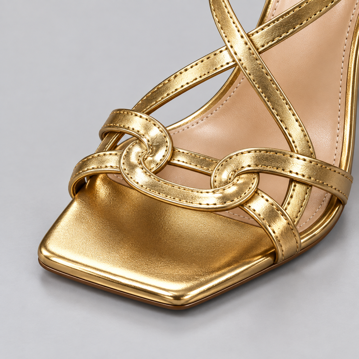 Dames Sandalen met Kruisbandjes Goud Blokhak