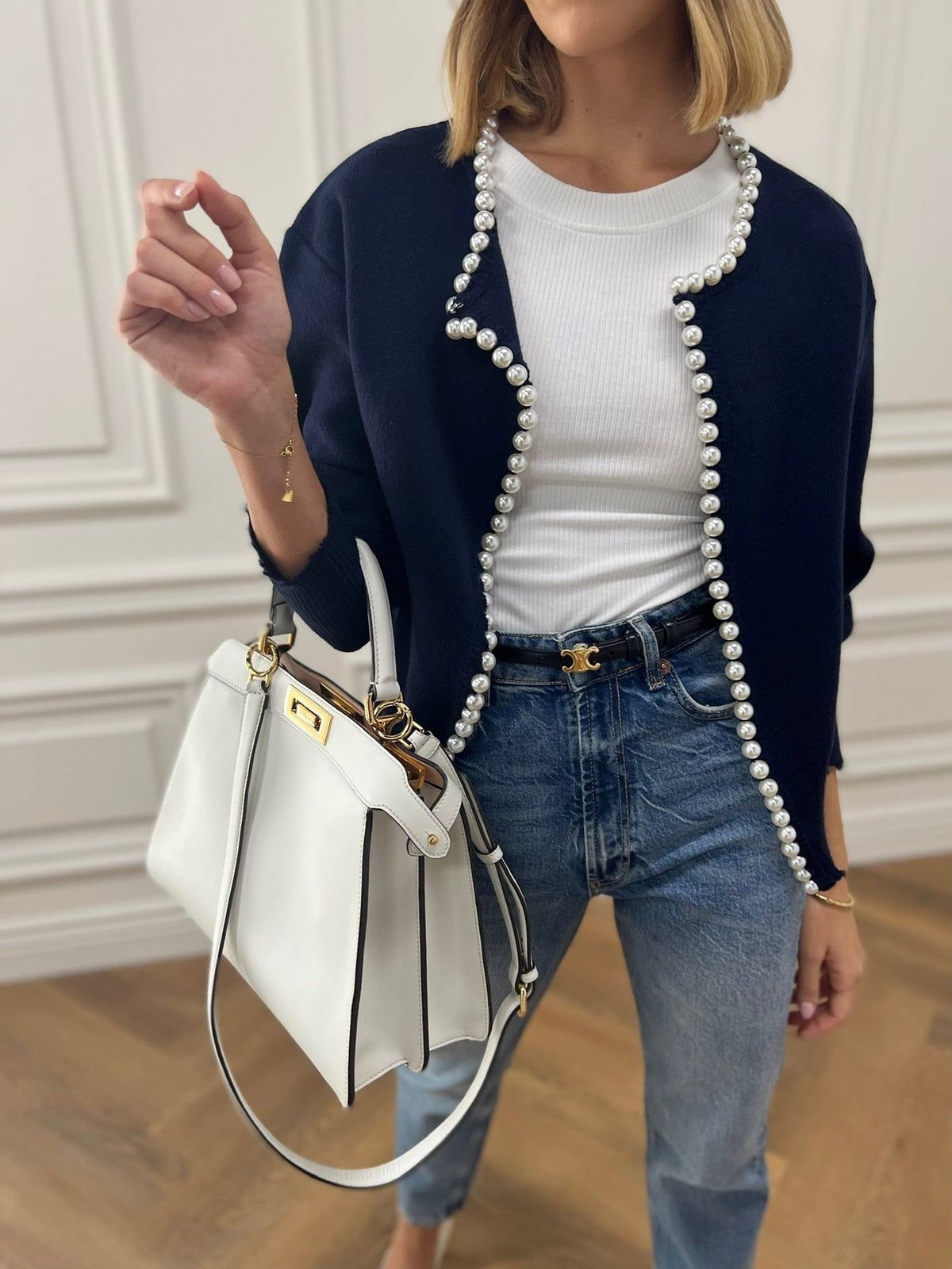 Jasmine Vest | Dames gebreid vest met parelrand en gescheurde zoom