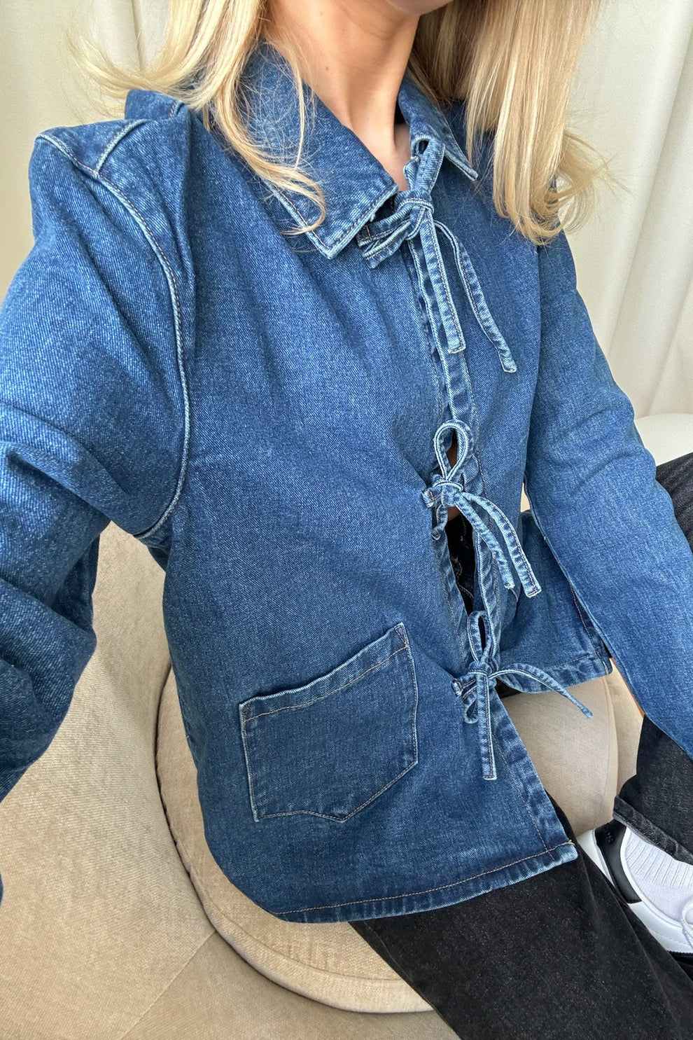 Denim Jack | Dames jack van premium denim met striksluiting en oversized kraag