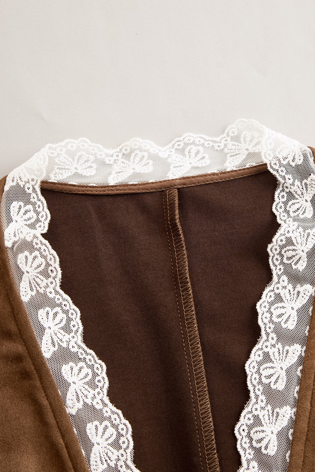 Dames Getailleerde Blouse – Lange Mouwen, V-Hals, Met Knopen, Geschikt voor Werk en Dagelijks Gebruik